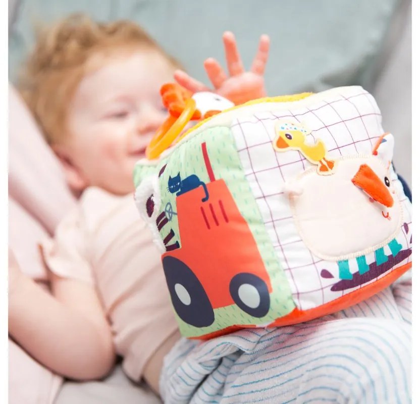 Lilliputiens - textilná kocka s aktivitami a prekvapením - Farma