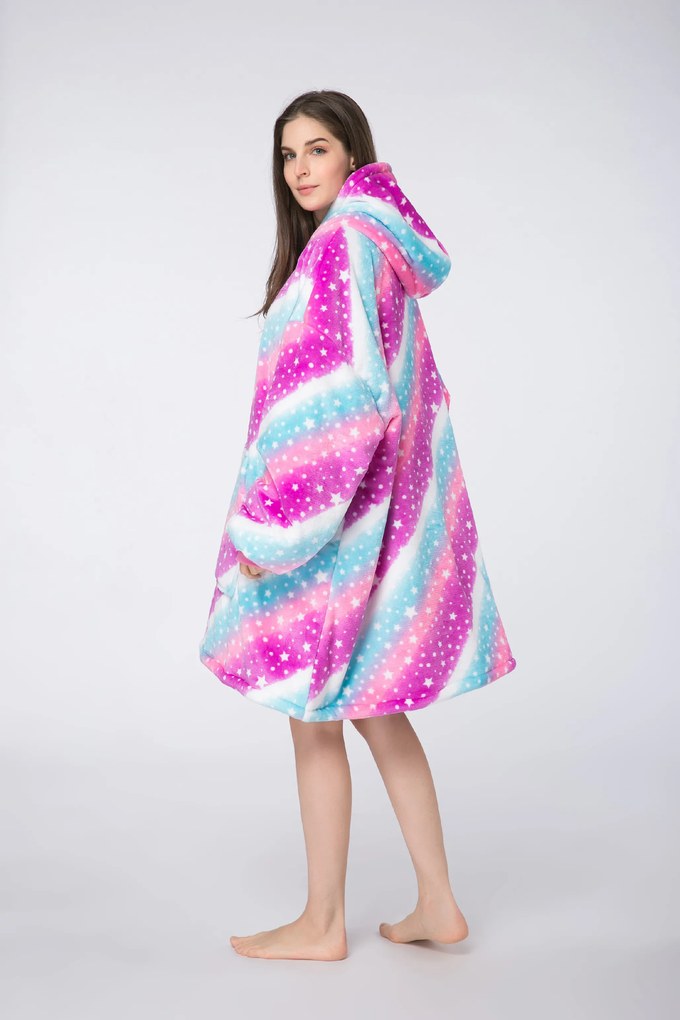 Baránková mikinová deka s rukávmi a kapucňou AURORA farebná