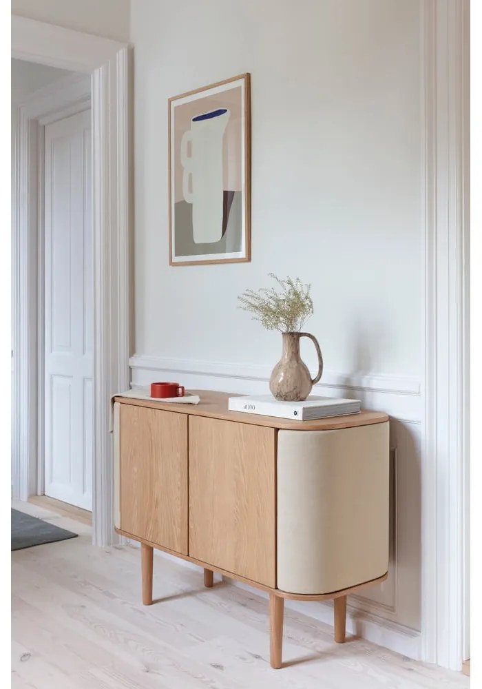 Nízka komoda v dekore duba v béžovo-prírodnej farbe 109x75 cm Treasures – UMAGE