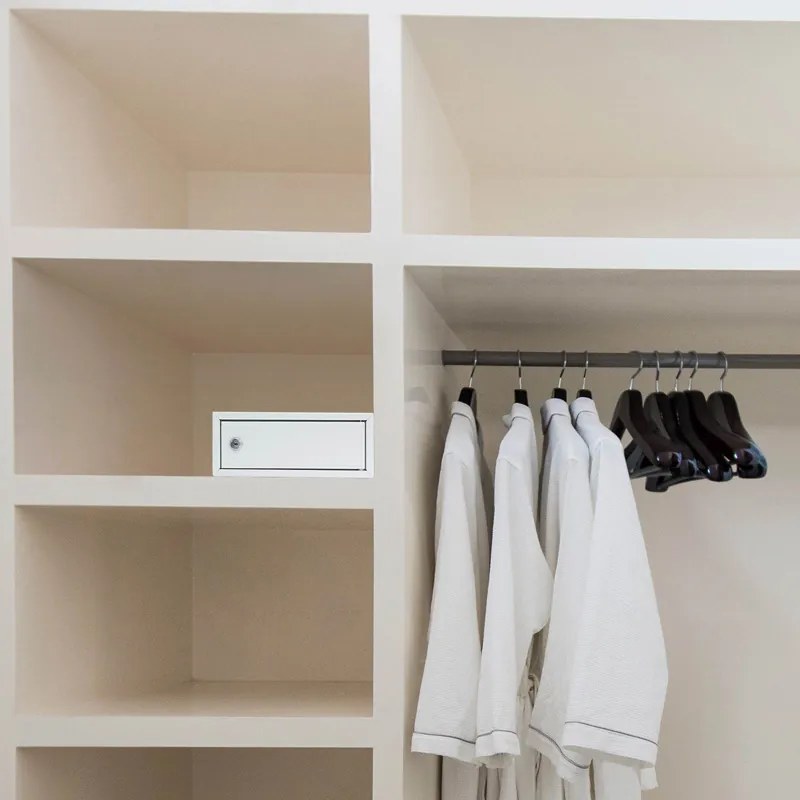 Nábytkový trezor HOME CASE 1, 100 x 250 x 230 mm, mechanický - na kľúč