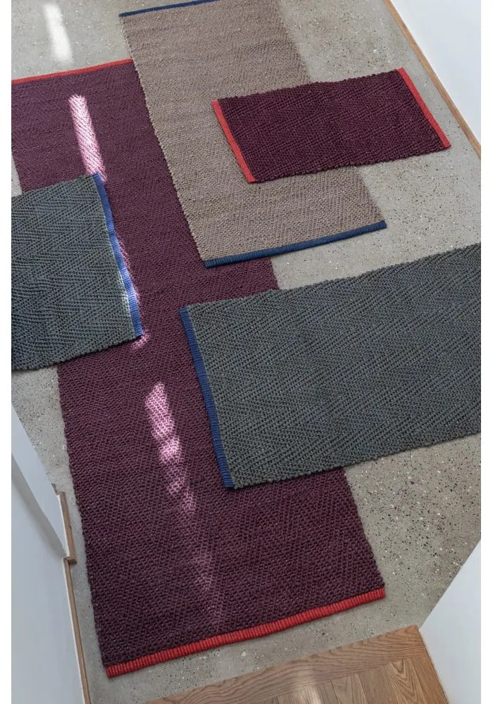 Vínovočervený jutový koberec 50x80 cm Notes – Mette Ditmer Denmark