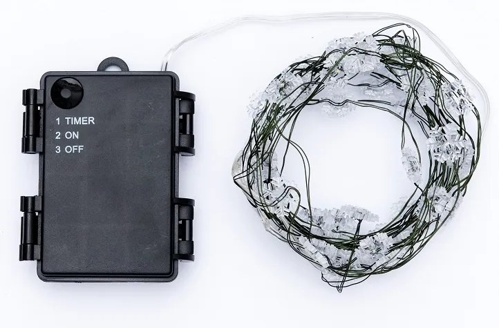 DECOLED LED světelný řetěz na baterie vločky, ledově bílá, 50 diod, 5,3 m, IP44