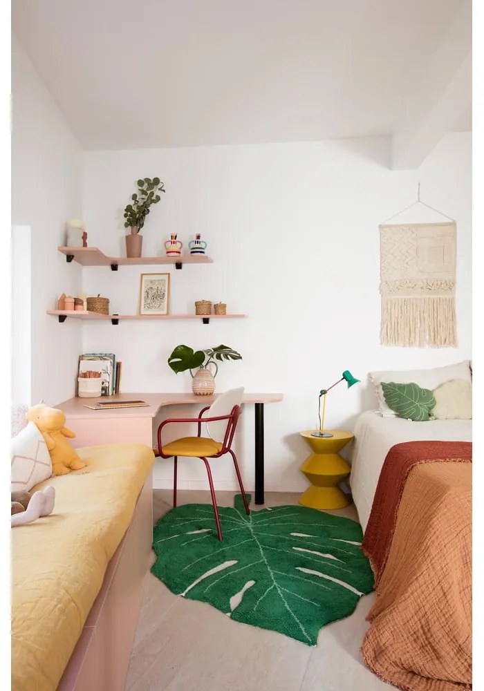 Tmavozelený prateľný ručne tkaný bavlnený detský koberec 120x180 cm Monstera Leaf – Lorena Canals