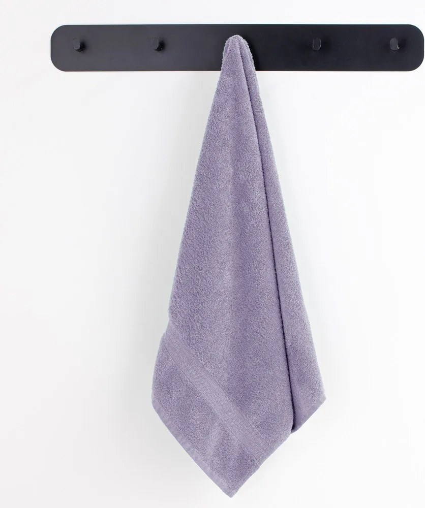 Svetlofialový uterák DecoKing Marina, 50 × 100 cm