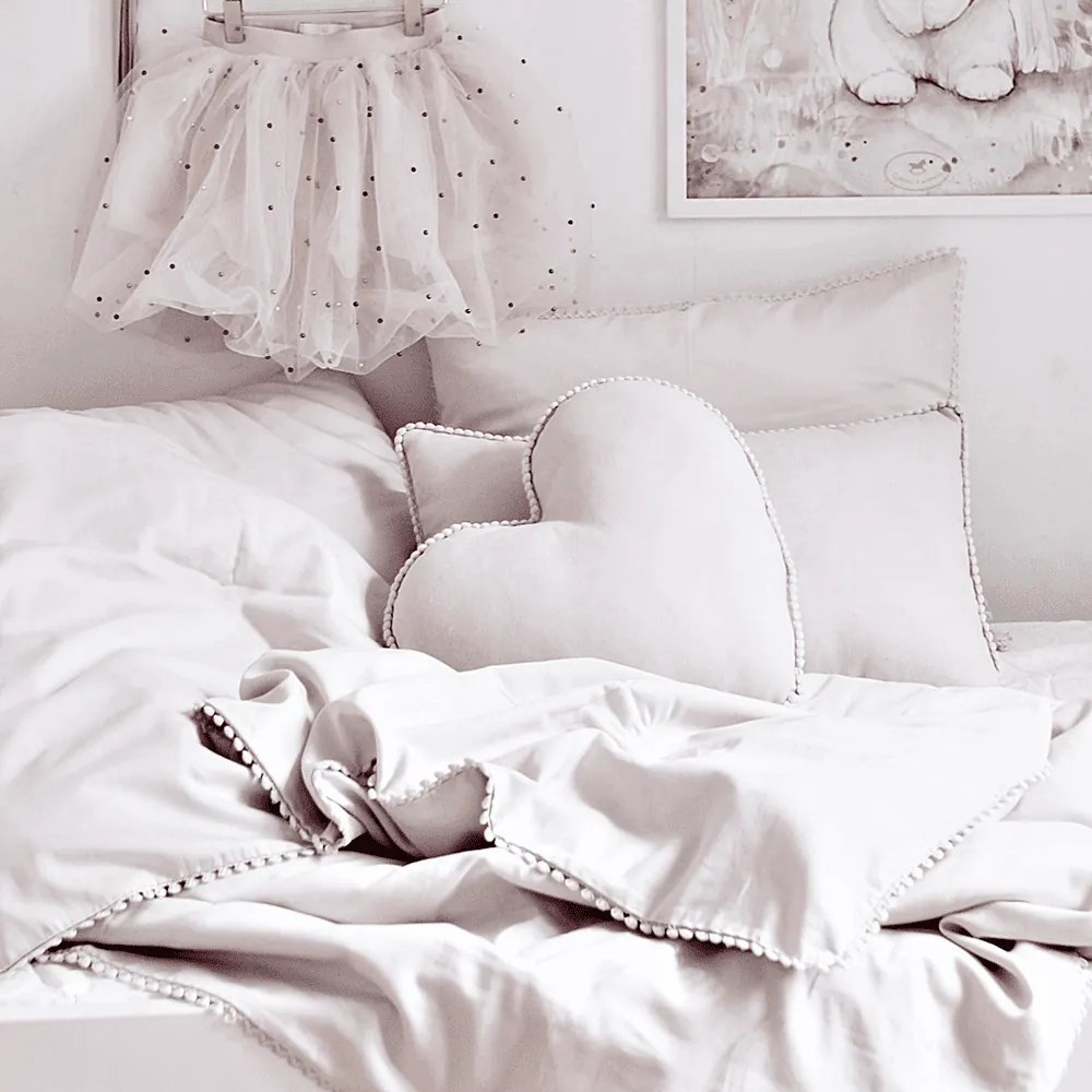 Boho vankúš srdca s bublinkami púdrovo ružová 44 cm