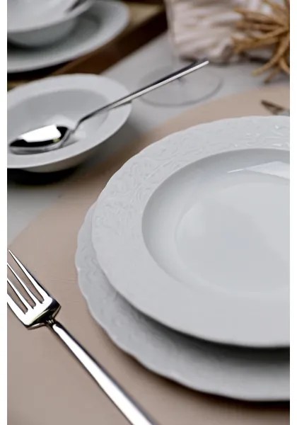 18-dielna jedálenská súprava z bieleho porcelánu