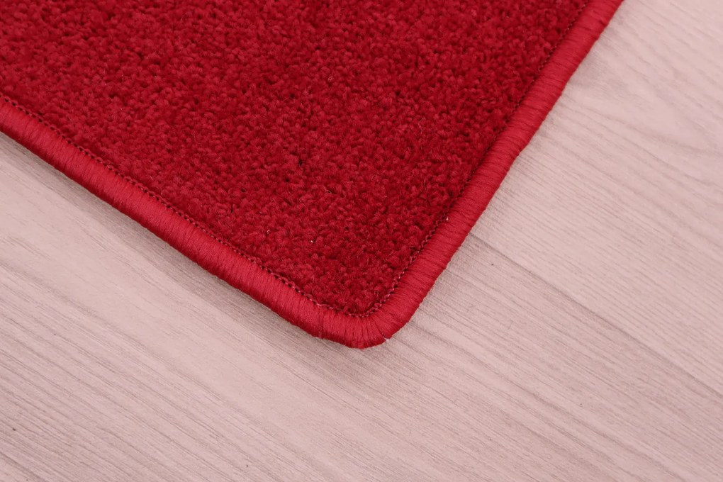 Spoltex, Kusový koberec Eton červený 15 štvorec, 100x100, červená, obývacia izba