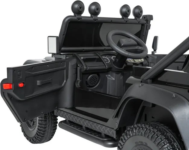 Elektrické autíčko Land Rover Defender 110 SVX čierne