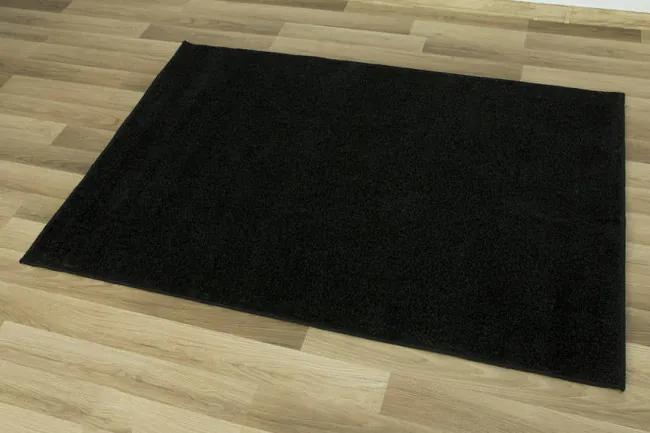 Metrážny koberec Dynasty 78 čierny