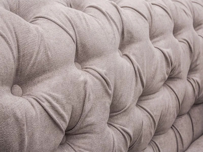 Paris Chesterfield sedačka bledosivá