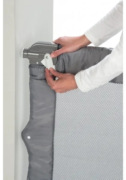 Safety 1st - Bezpečnostná zábrana cestovná TRAVEL SAFETY šedá