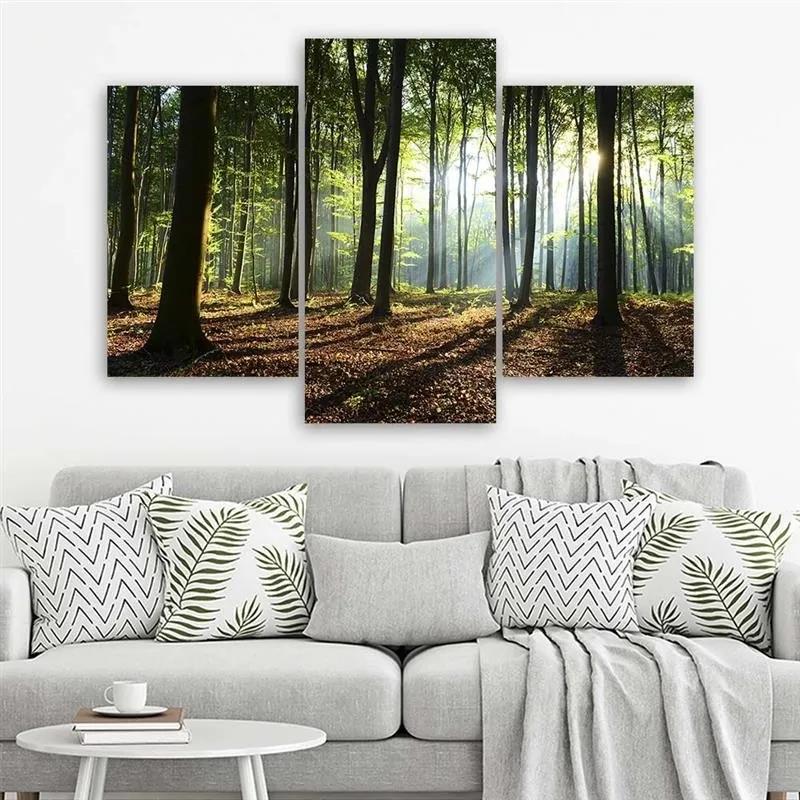 Obraz na plátně třídílný Pohled na zelenou lesní přírodu - 60x40 cm