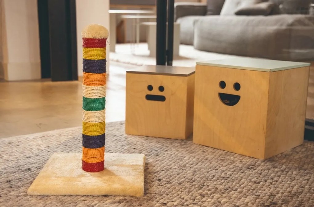 Beeztees Škrabadlo Anja dúhové, 30 x 30 x 45 cm