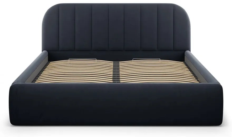 Tmavomodrá čalúnená dvojlôžková posteľ s úložným priestorom s roštom 160x200 cm Juno – Windsor & Co Sofas