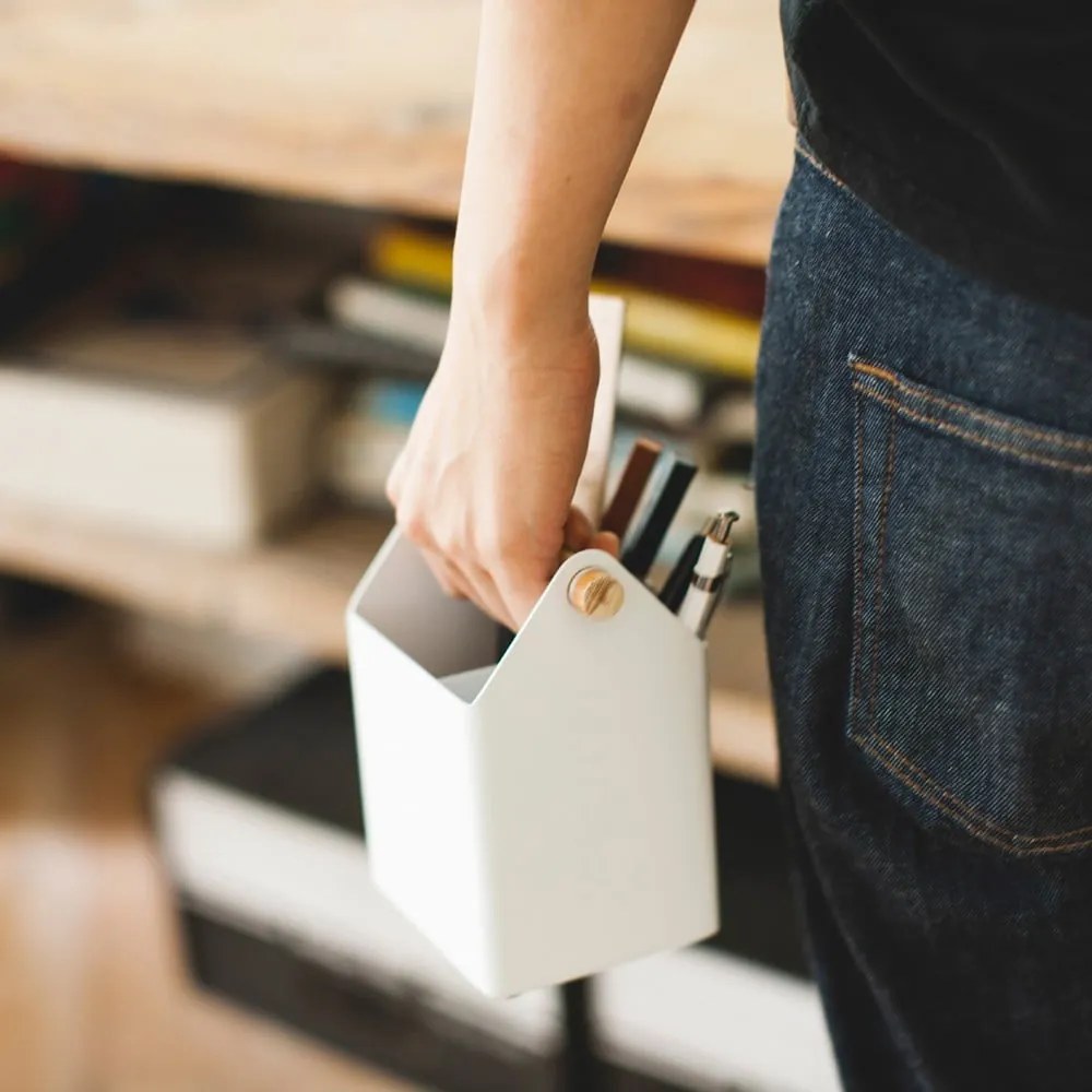 Kovový organizér na písacie potreby Tosca – YAMAZAKI