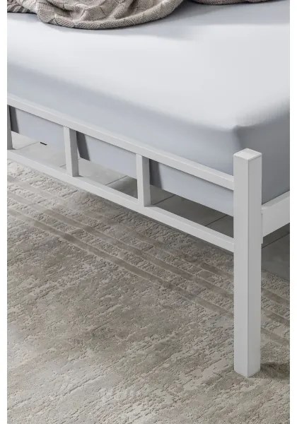 Kovová dvojlôžková posteľ ORMEL 120x200 cm biela nosnosť 120 kg