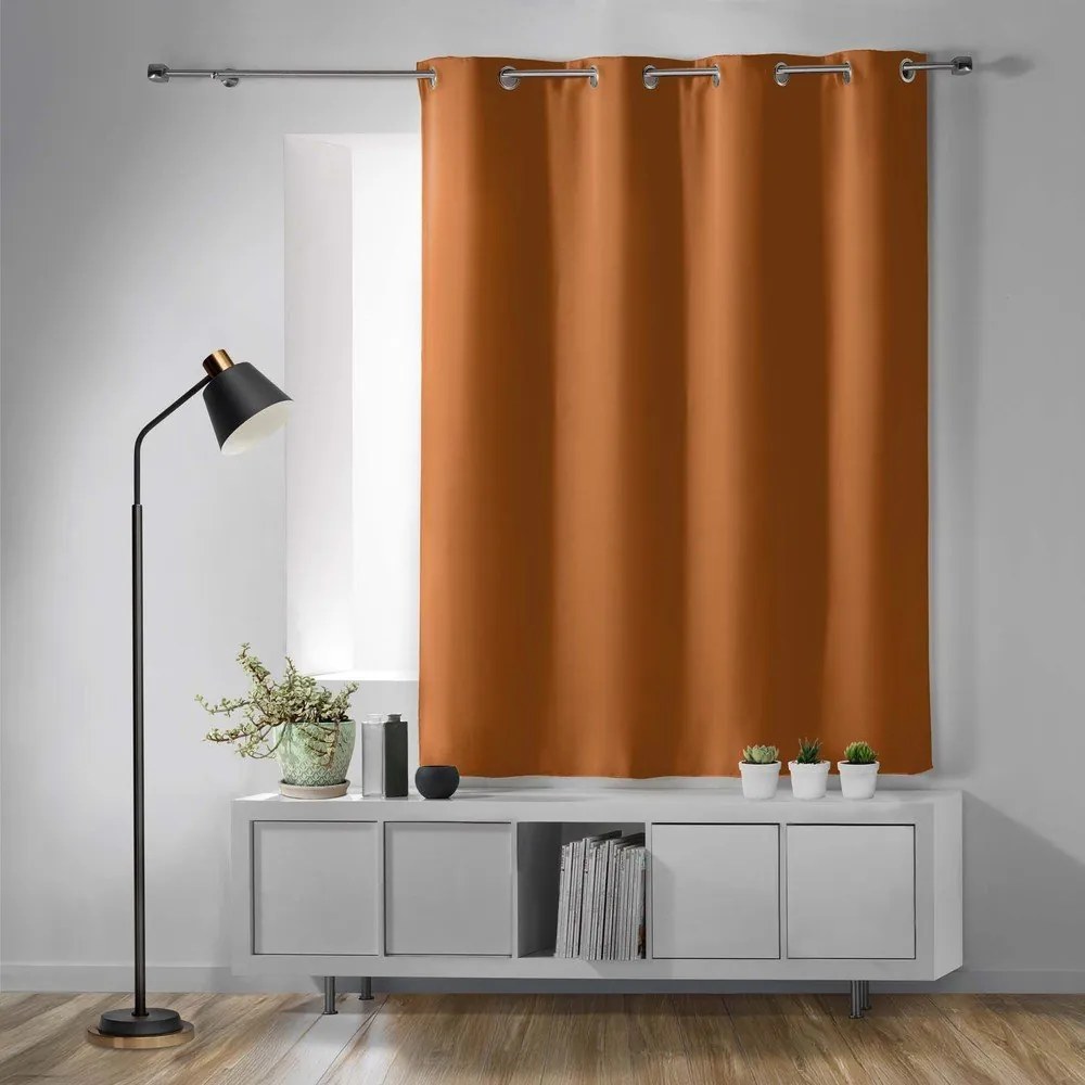 Zatemňovací záves v terakotovej farbe 135x180 cm Occult – douceur d'intérieur