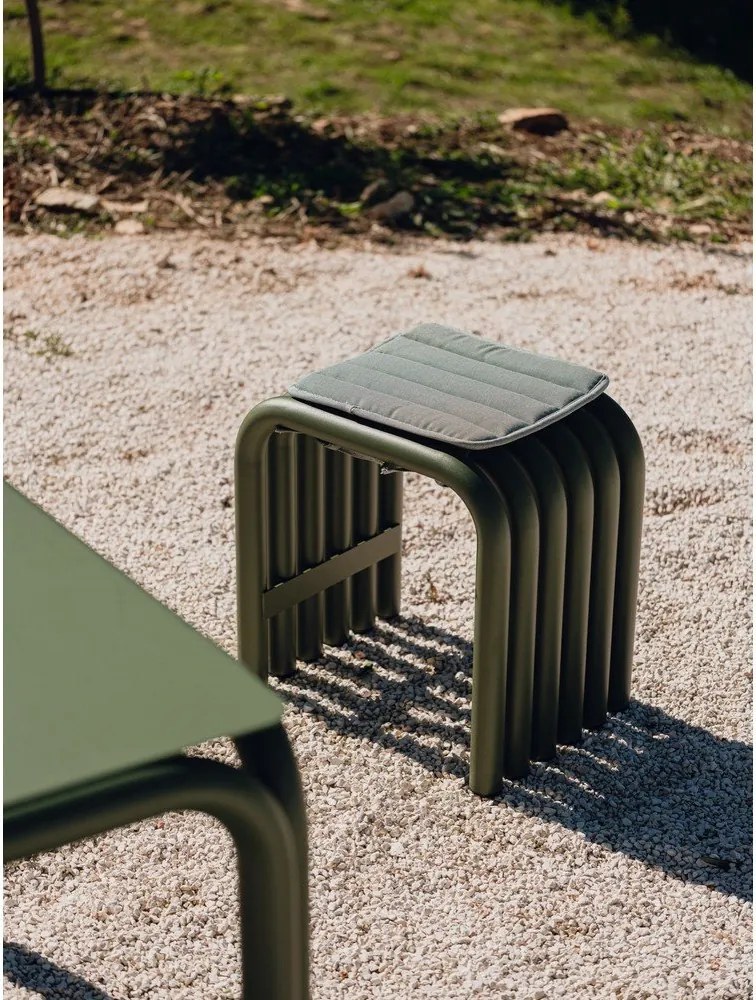 Zelená kovová záhradná stolička Nokk – noo.ma