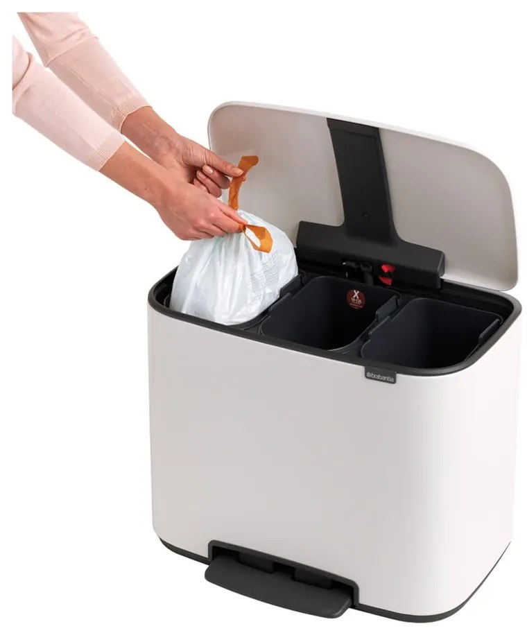 Biely nášľapný oceľový odpadkový kôš na triedený odpad 33 l Bo – Brabantia
