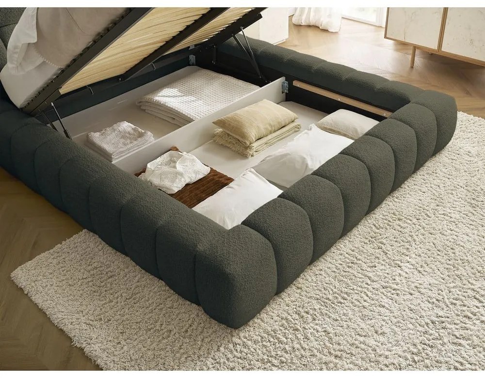 Zelená čalúnená dvojlôžková posteľ s úložným priestorom s roštom 180x200 cm Mont Blanc – Bobochic Paris