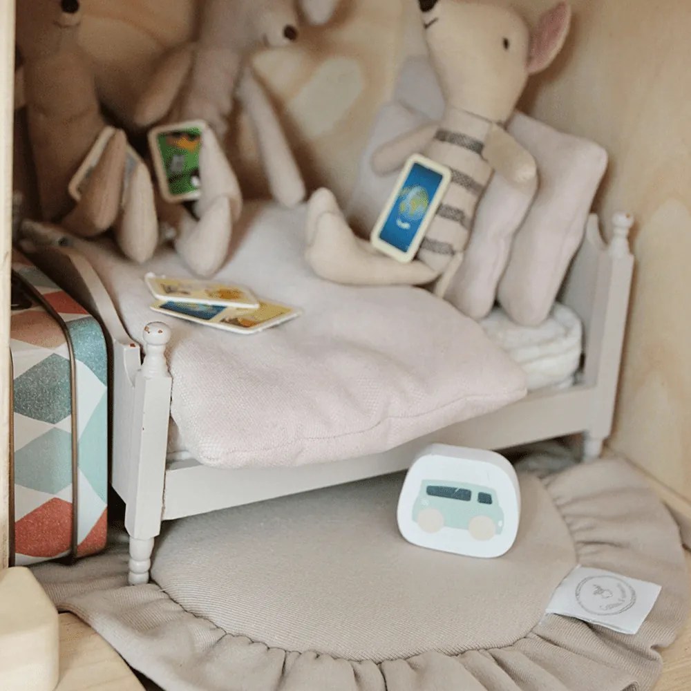 Mini podložka s volánom cappuccino