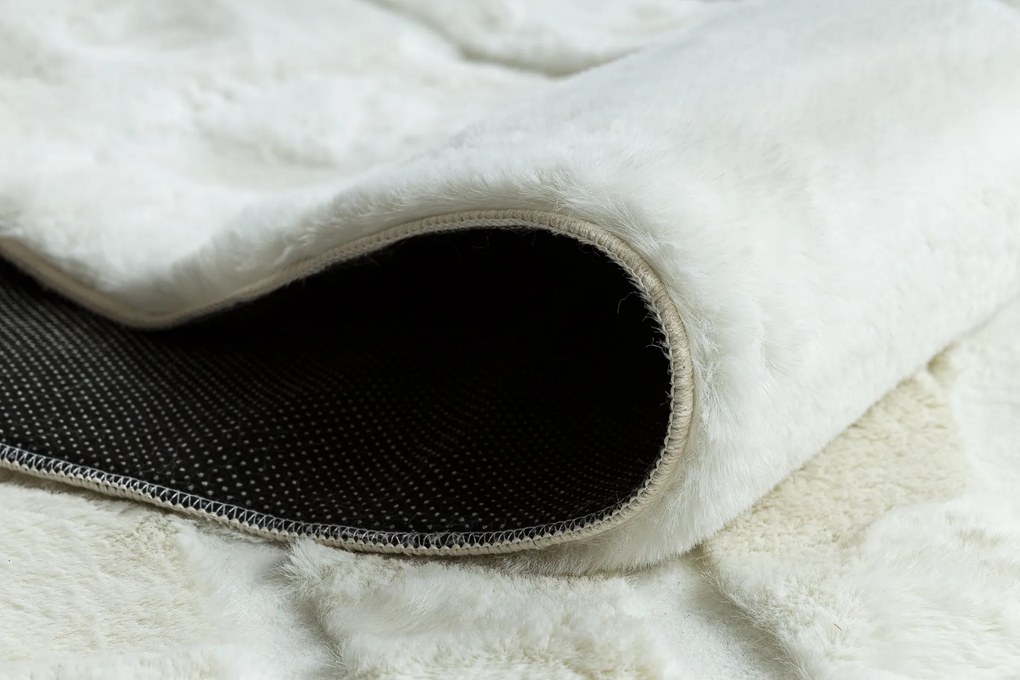 Koberec CURVY biely 11 Arches, prateľný