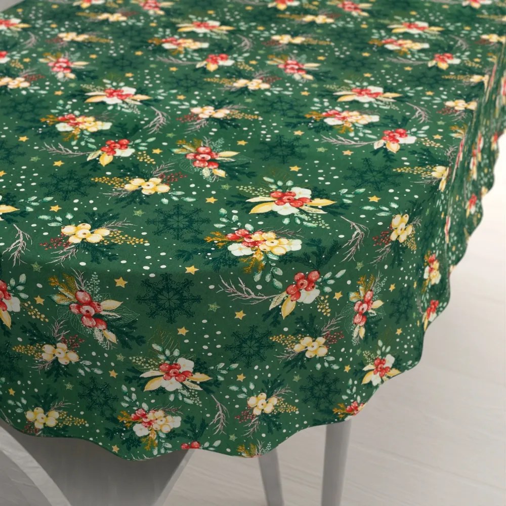 Biante Bavlnený oválny obrus Sandra SA-713 Vianočné cezmíny na zelenom 100x160 cm