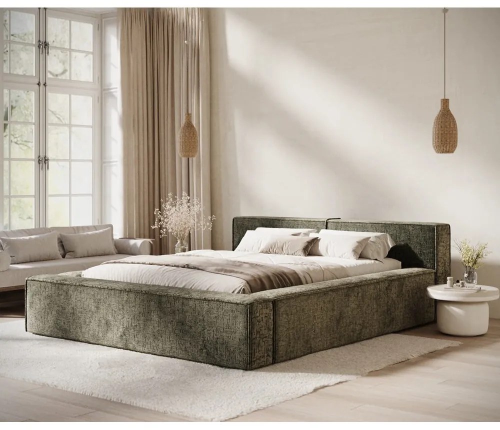 Tmavozelená čalúnená dvojlôžková posteľ s úložným priestorom s roštom 180x200 cm Voliera – Maison de Rêve
