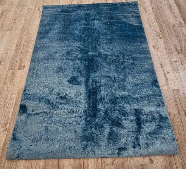 Modrý plyšový koberec Plush Deluxe s vysokým vlasom Rozmer: 60x100 cm