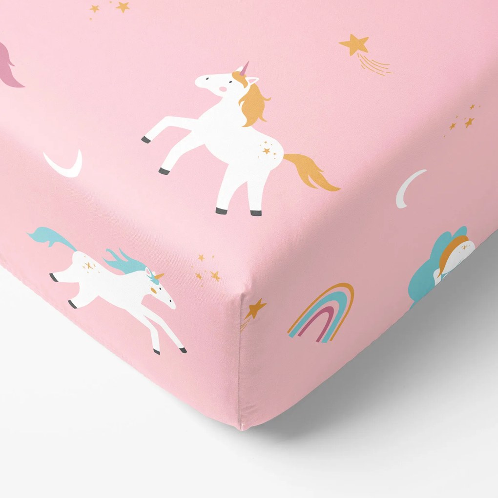 Goldea detská bavlnená napínacia plachta - veselí jednorožci 90 x 200 cm