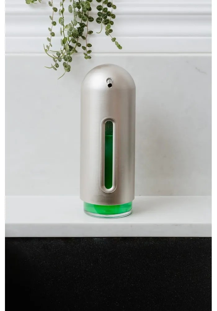 Plastový dávkovač mydla v striebornej farbe 350 ml Penguin – Umbra