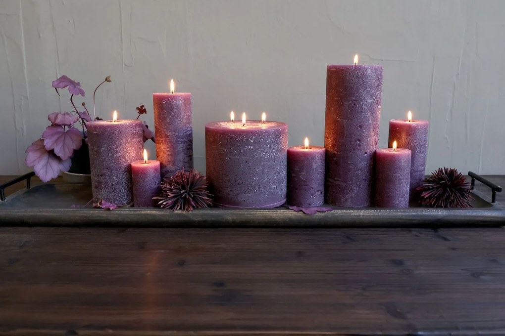 Fialová široká sviečka Macon Rustic plum - Ø 5*8cm/ 16h