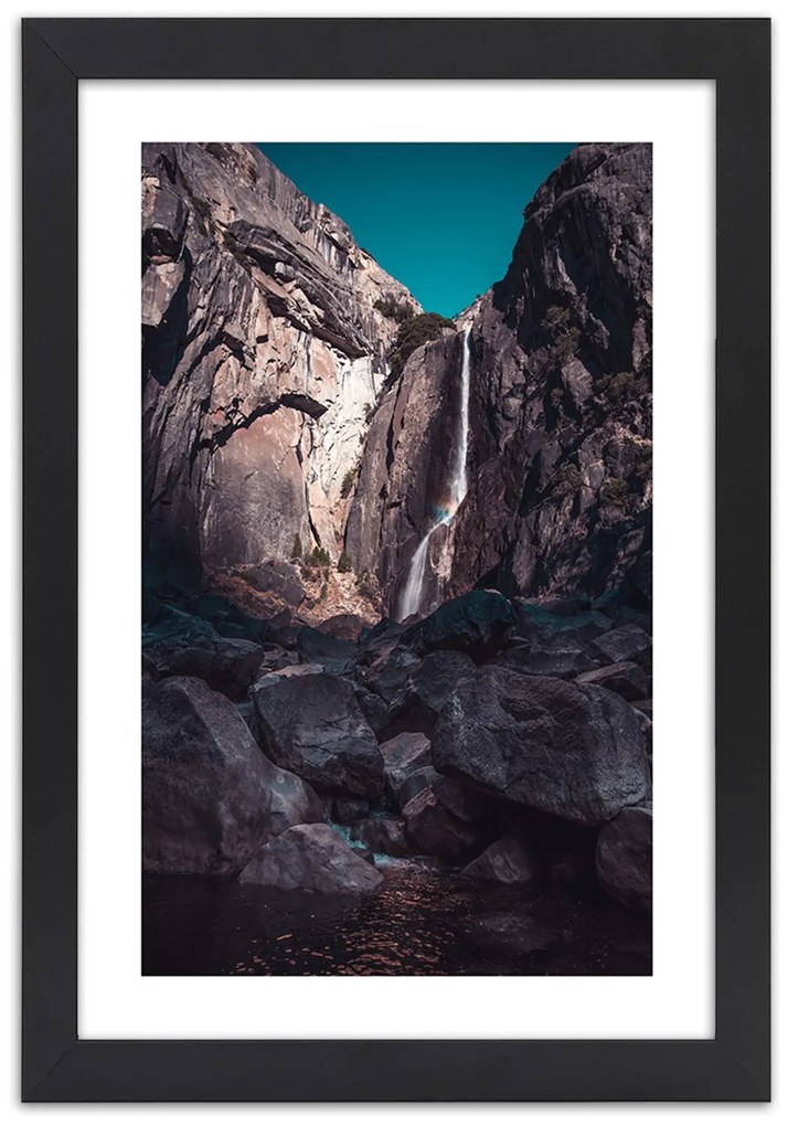 Gario Plagát Vodopád medzi vysokými skalami Farba rámu: Bez rámu, Rozmery: 40 x 60 cm