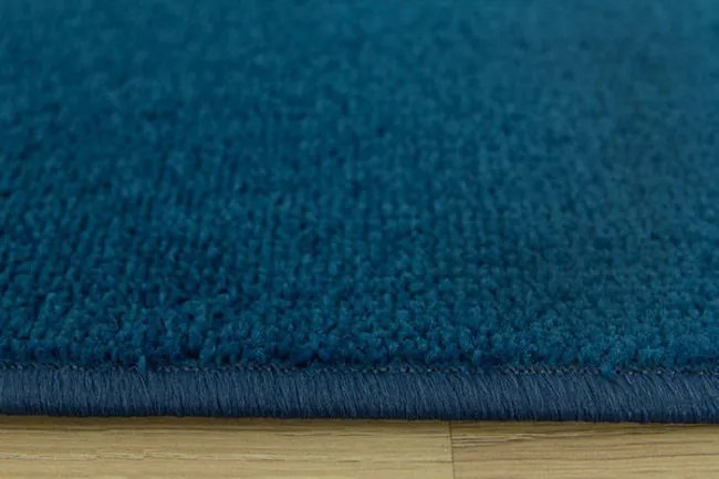 Metrážny koberec Spirit-twist 82 modrý