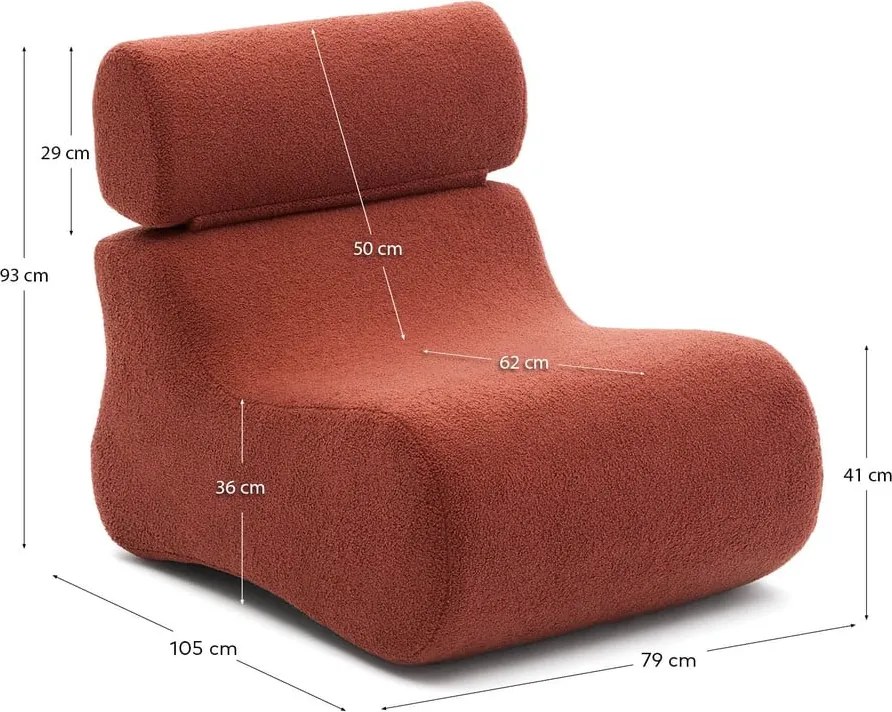 Kreslo v terakotovej farbe z textílie buklé Club – Kave Home