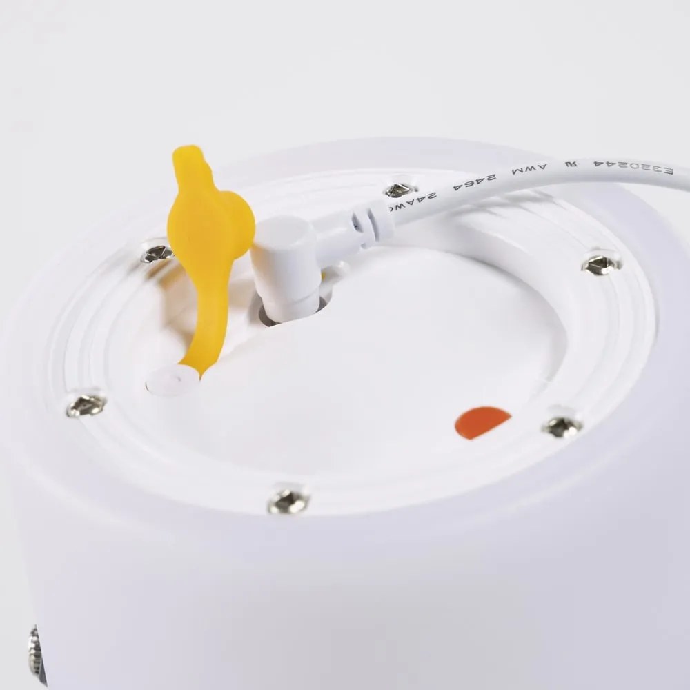 Biela vonkajšia lampa Kave Home Janvir, výška 16 cm