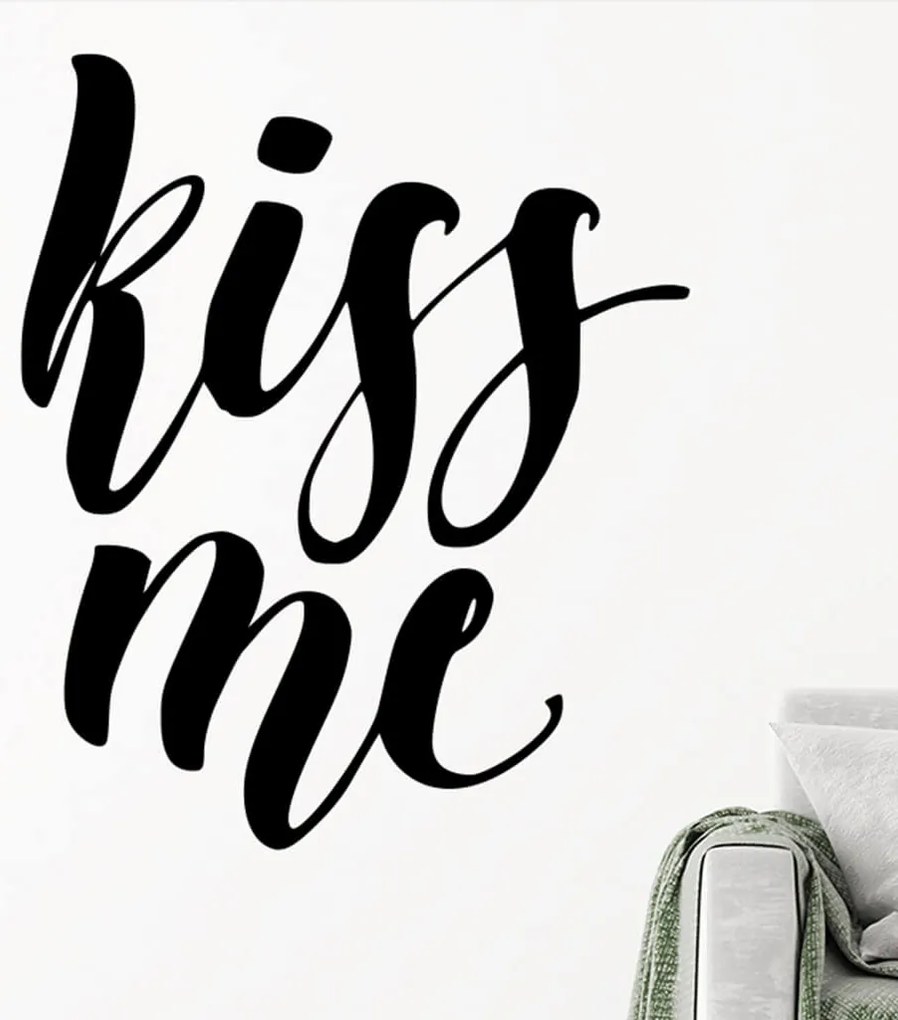 Veselá Stena Samolepka na stenu na stenu Kiss me Farba: černá