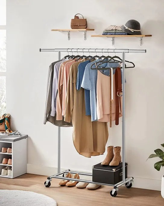 Vešiakový stojan TAHIR na kolieskach strieborný