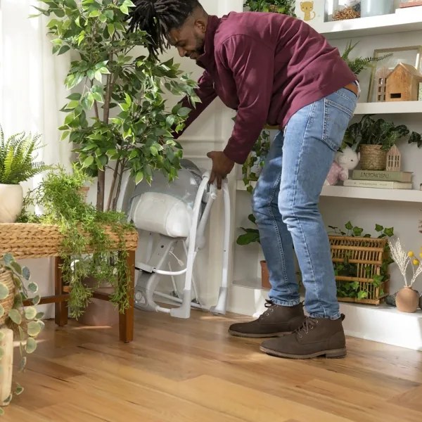 Ingenuity - Detská vibračná hojdačka s melódiou 2v1 SWELL 4xD + 1xC