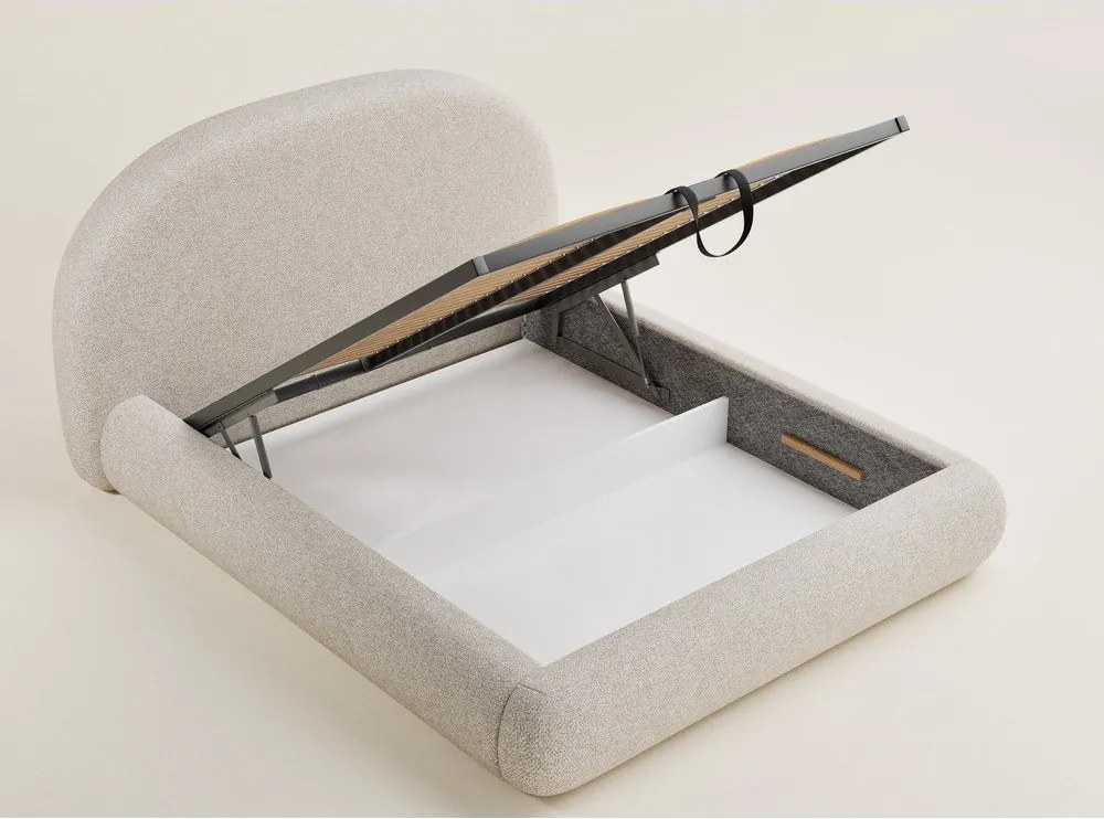 Krémovobiela čalúnená dvojlôžková posteľ s úložným priestorom s roštom 140x200 cm Maumere – Maison de Rêve