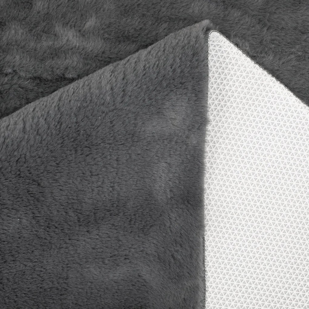 Dekorstudio Kožušinový koberec do kúpeľne TOPIA mats - tmavo sivý Rozmer koberca: 50x90cm