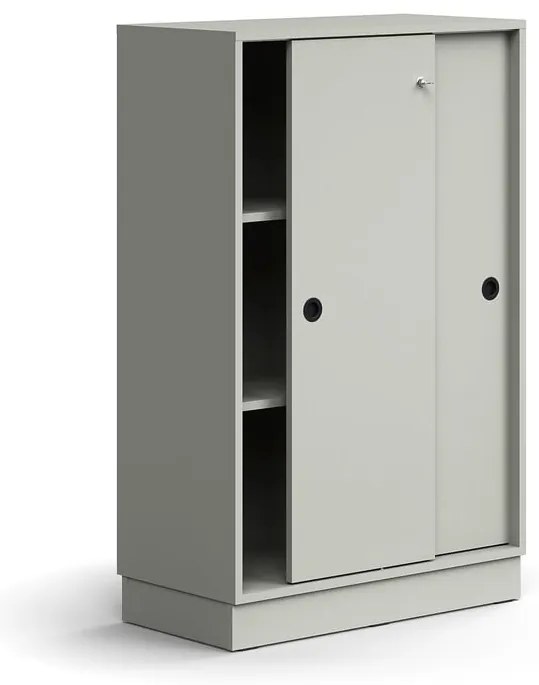 Skriňa s posuvnými dverami QBUS, 2 police, so soklom, s madlom, 1252x800x400 mm, svetlošedá