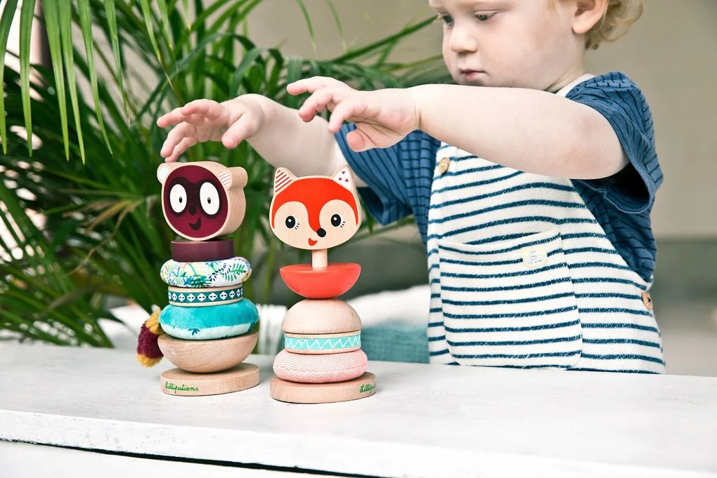 Lilliputiens – lemur Georges – stohovacia pyramída