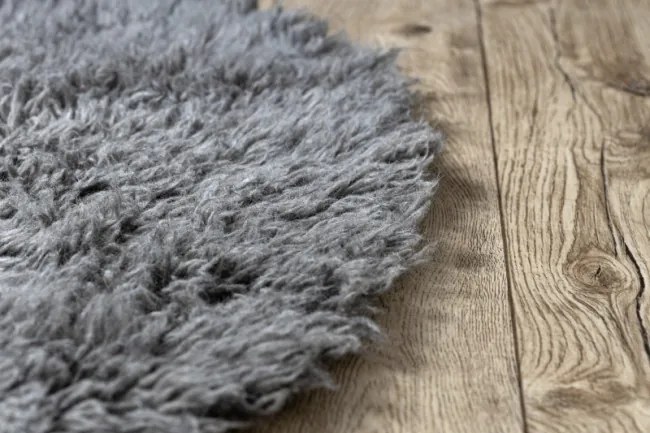 Koberec FLOKATI vlna kruh sivý