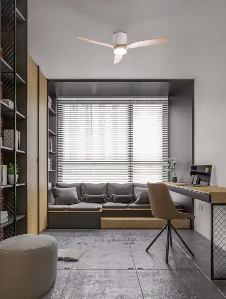 LED bielo-drevené designové stropné svietidlo Aloa s diaľkovým ovládaním