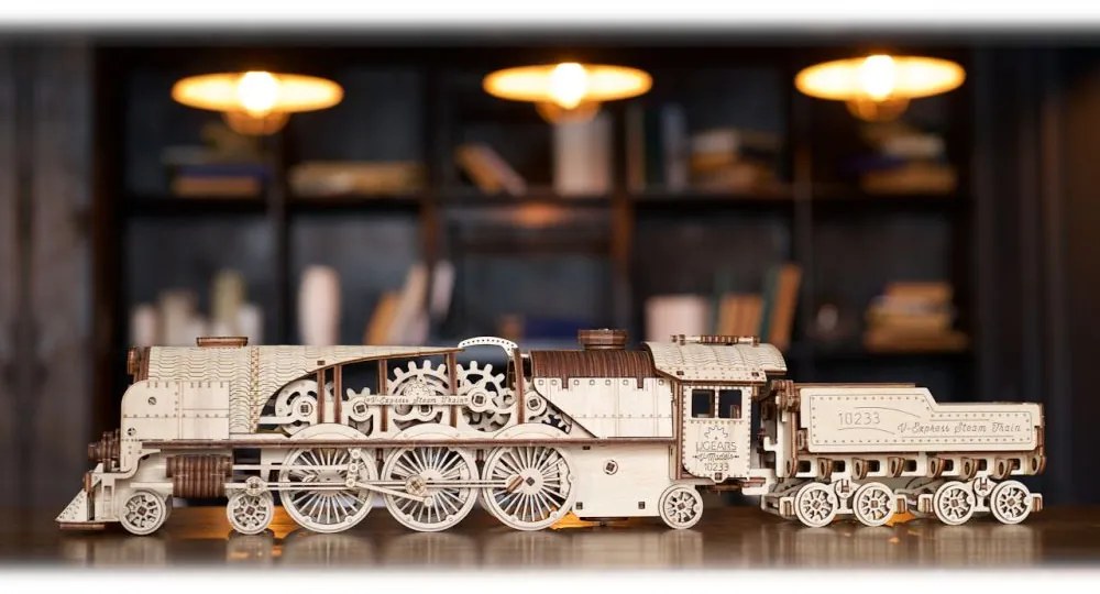 Ugears 3D puzzle Lokomotiva V-Express s vagónem 538 ks