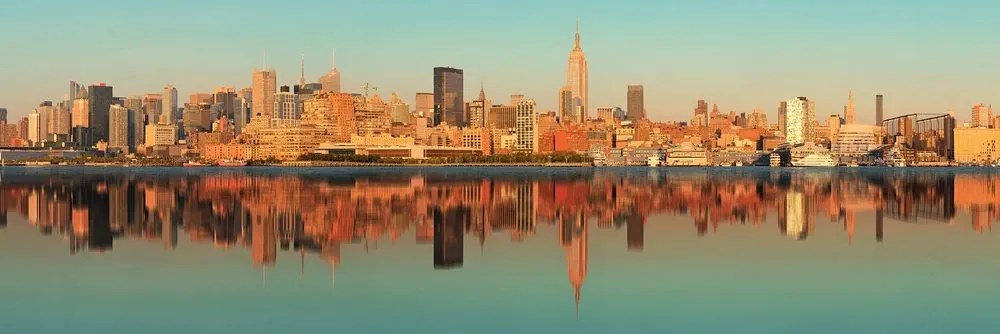 Obraz očarujúci New York v odraze vo vode - 135x45