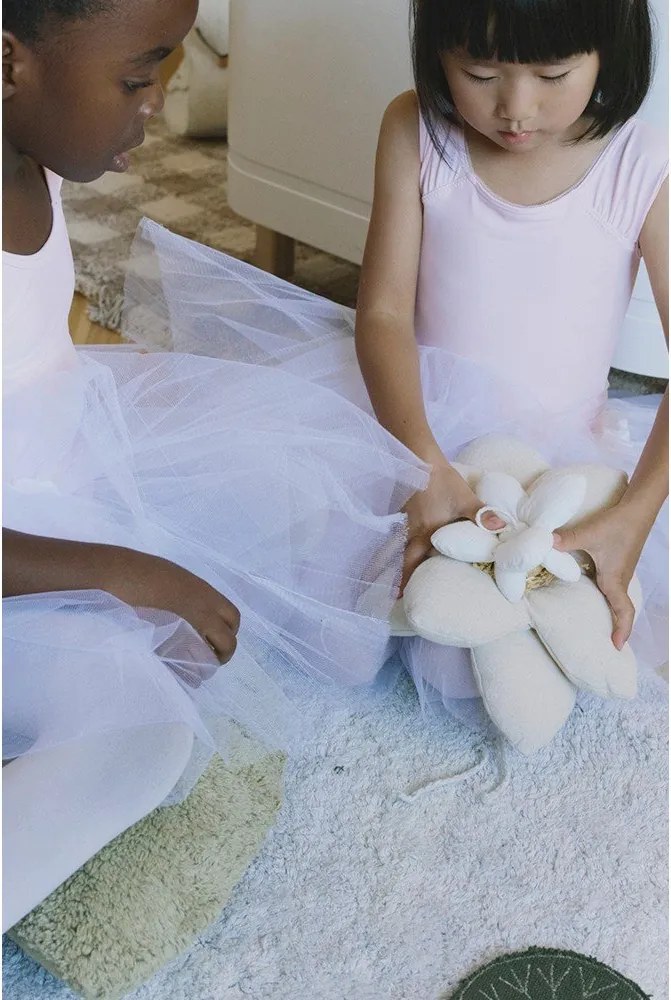 Svetlosivý bavlnený detský hrací koberec 130x170 cm Swan Lake – Lorena Canals