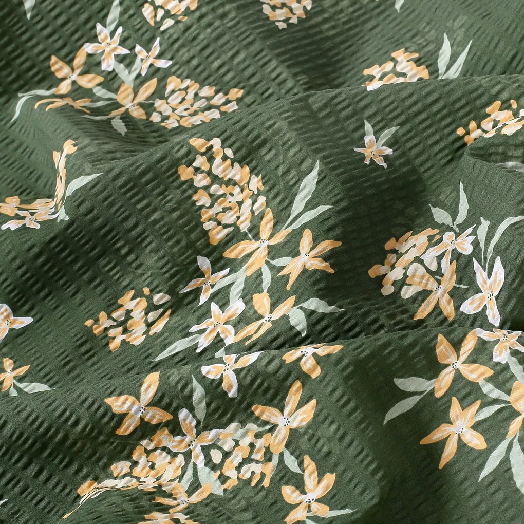 Goldea krepová obliečka na vankúš - marhuľové kvety 50 x 50 cm