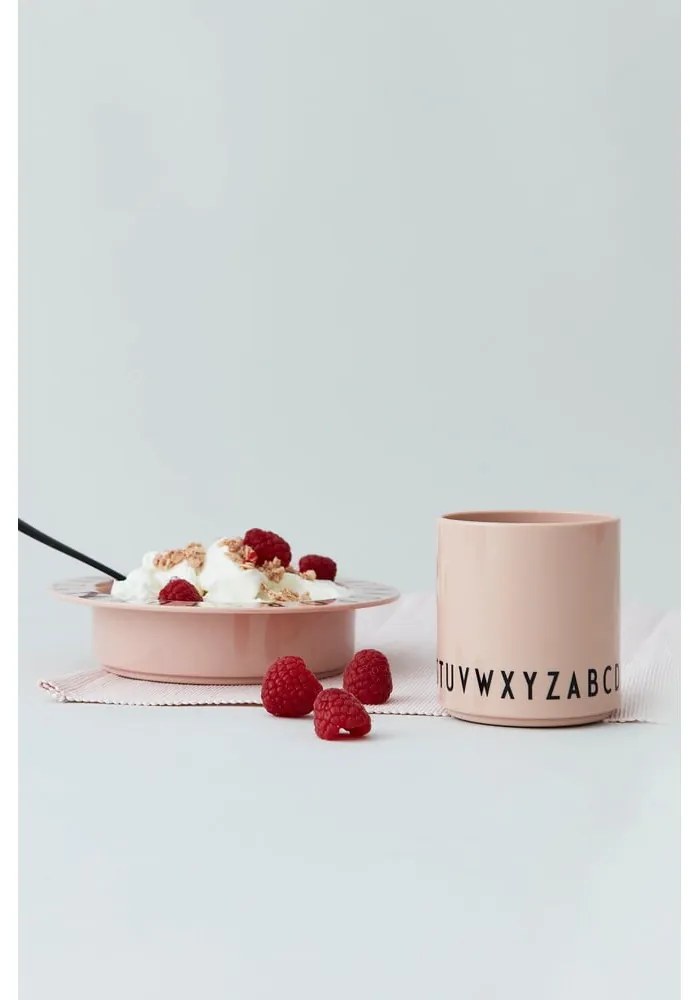 Ružový detský hrnček Design Letters Eat &amp; Learn